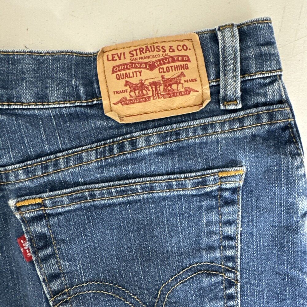 Levis Jeans Womens 12M Blue 512 Slim Tapered Mom High Rise American Denim - Picture 7 of 10
